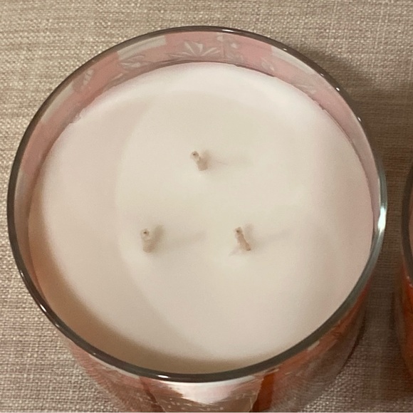 Lot of 2 Distant Lands 14 Oz 3 Wick Pumpkin Spice Cake Scented Jar Candle - Picture 8 of 10